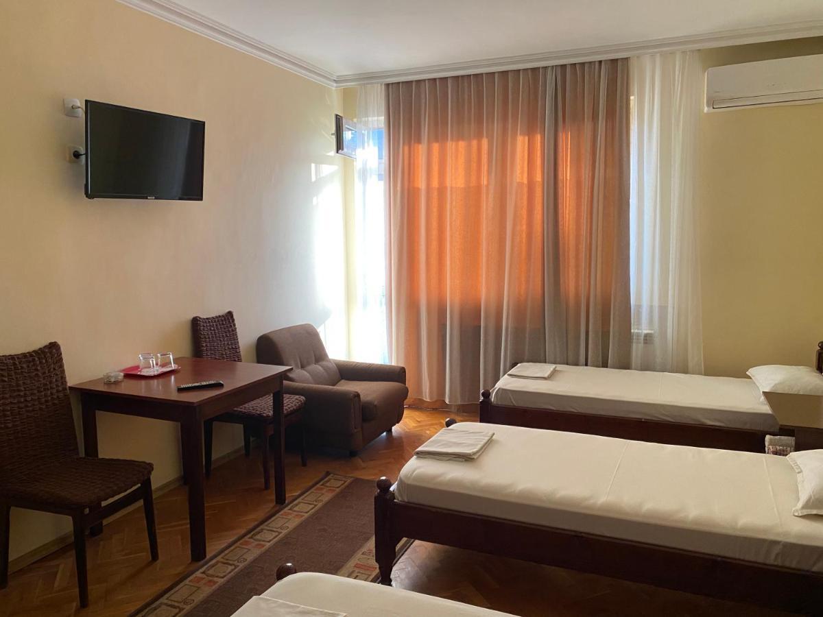Family Hotel "May" 佩特里奇 外观 照片