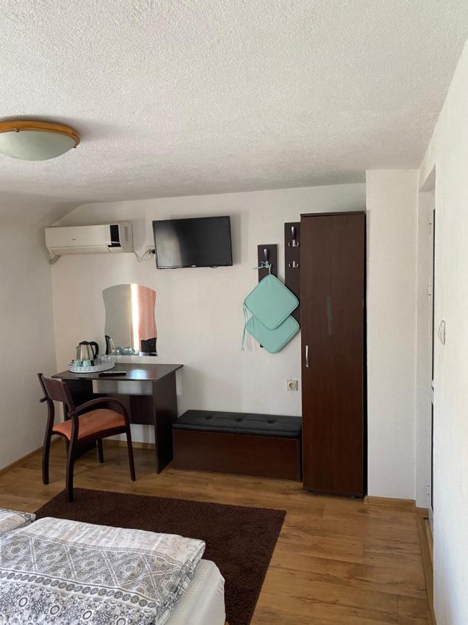 Family Hotel "May" 佩特里奇 外观 照片